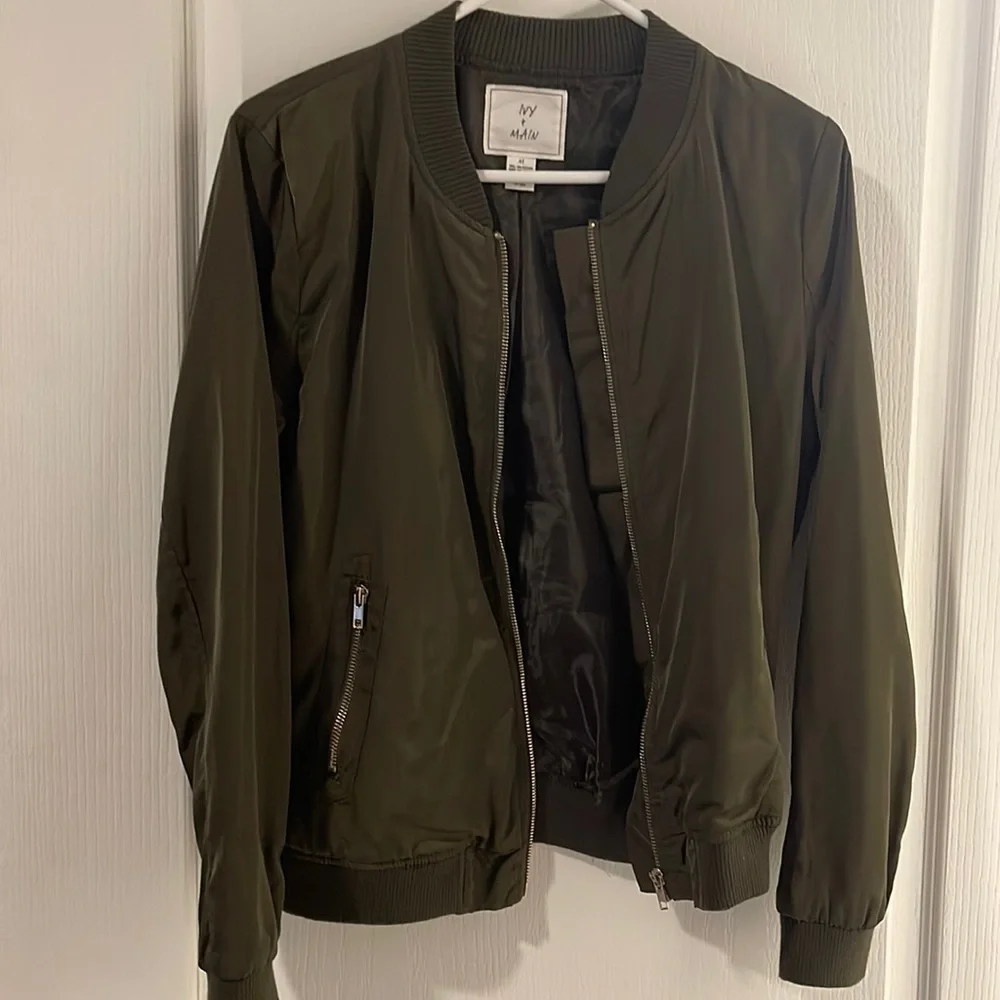 Bomber jacket - Picture 1 of 3